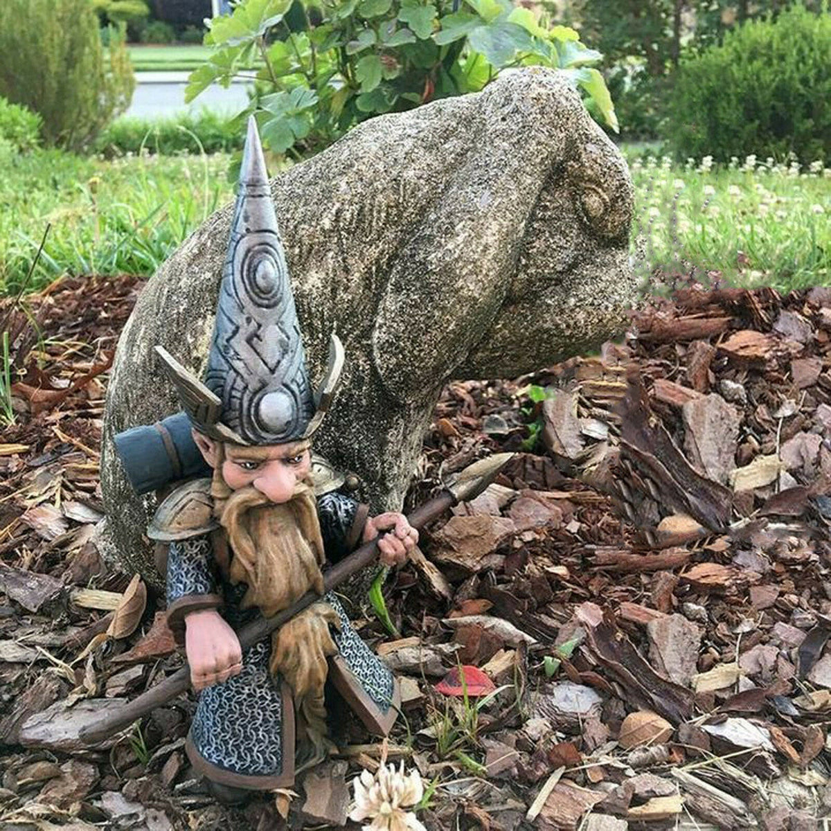 Statue de nain de jardin de combat pour protéger votre jardin