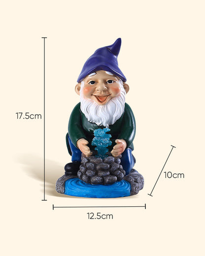 Nain de jardin à chapeau violet à énergie solaire, puisage d'eau