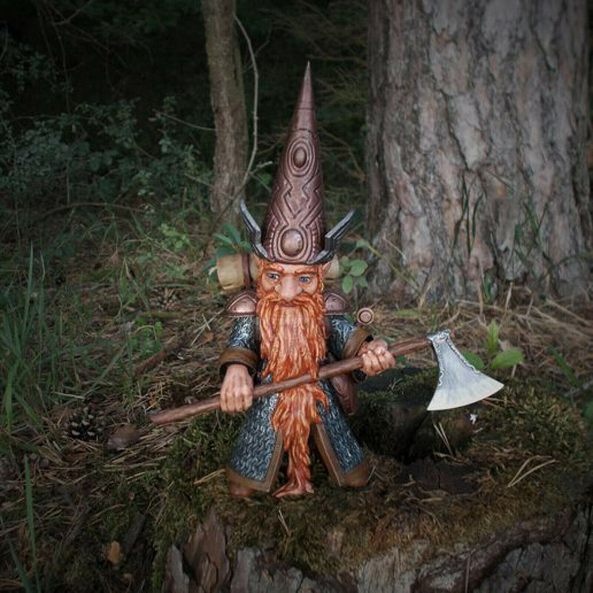 Statue de nain de jardin de combat pour protéger votre jardin