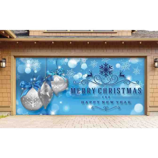 Ornements de Noël argentés sur décor de porte de garage de Noël bleu pour garage double 